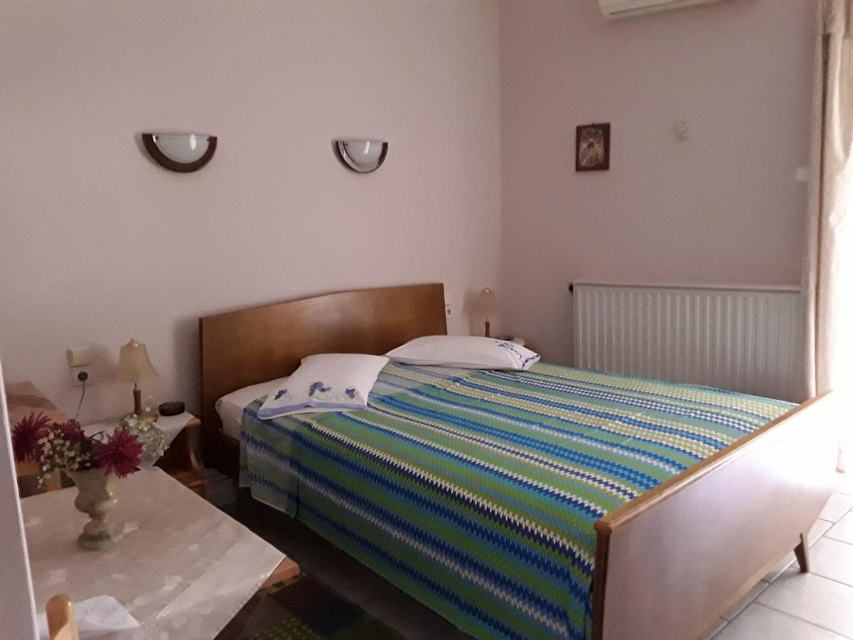 Γιαννουλα Κρετση Hotel Kamena Vourla Exterior foto